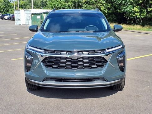 Certified 2026 Chevrolet Trax LT w/ LT Convenience Package FWD image 22