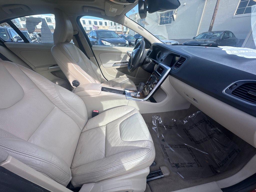 Used 2011 Volvo S60 T6 AWD/4WD image 5