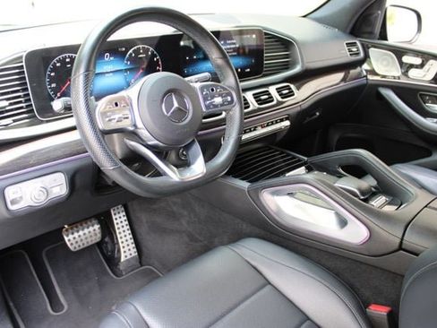 Used 2022 Mercedes-Benz GLS 450 4MATIC image 9