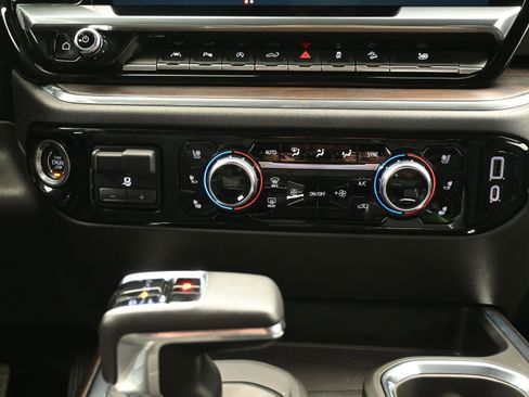 Used 2022 GMC Sierra 1500 SLT w/ SLT Premium Plus Package image 38