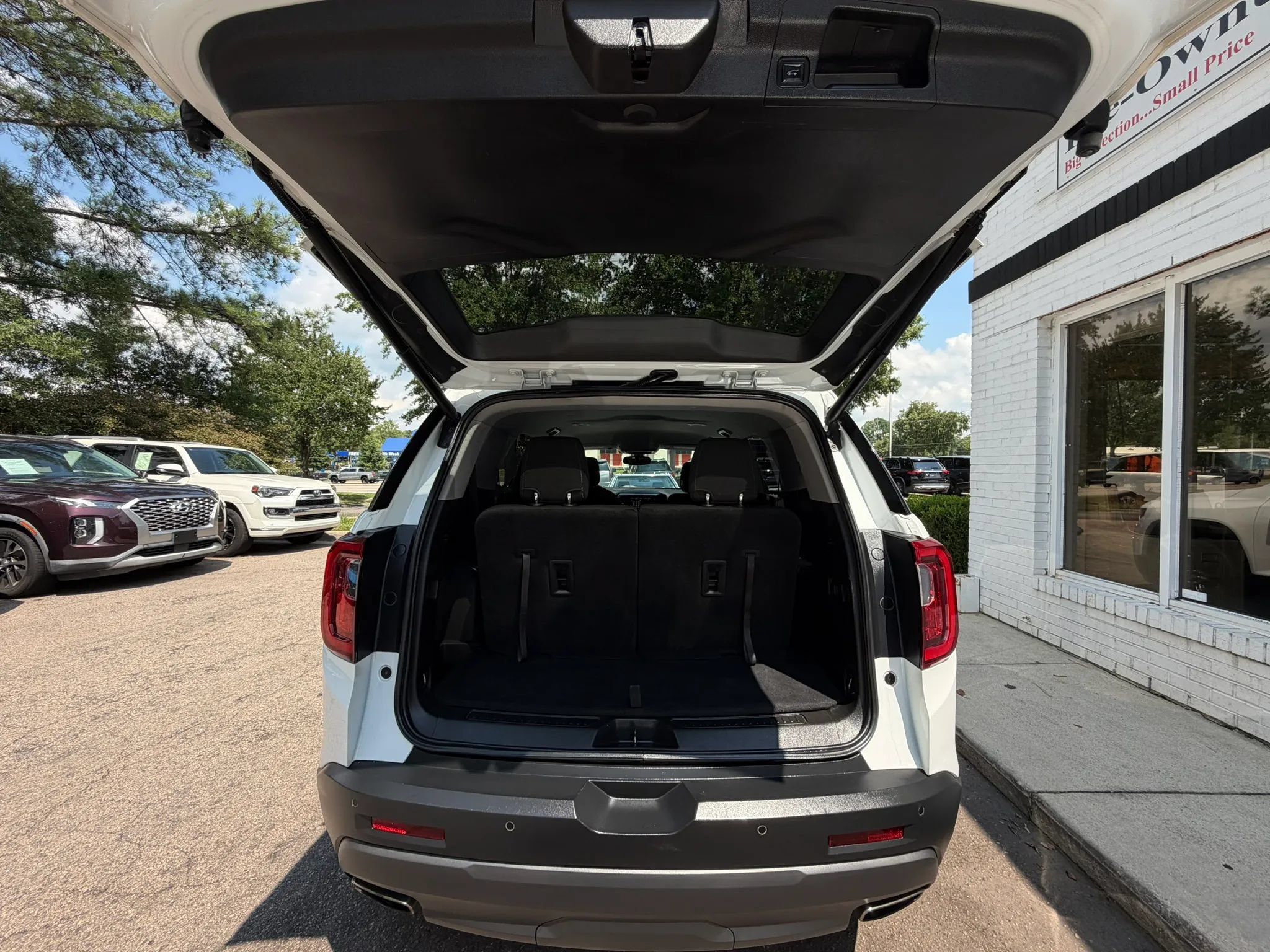 Used 2020 GMC Acadia AT4 AWD/4WD image 16