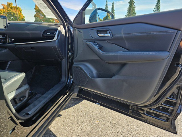 Certified 2023 Nissan Rogue SL w/ SL Premium Package AWD/4WD image 12