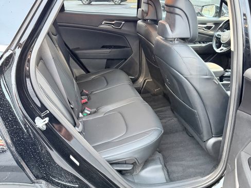 Used 2023 Kia Sportage EX image 8