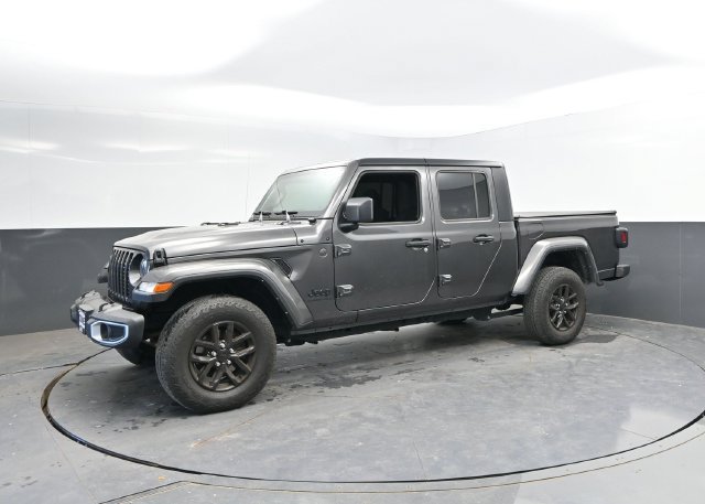 Used 2023 Jeep Gladiator Sport AWD/4WD image 7