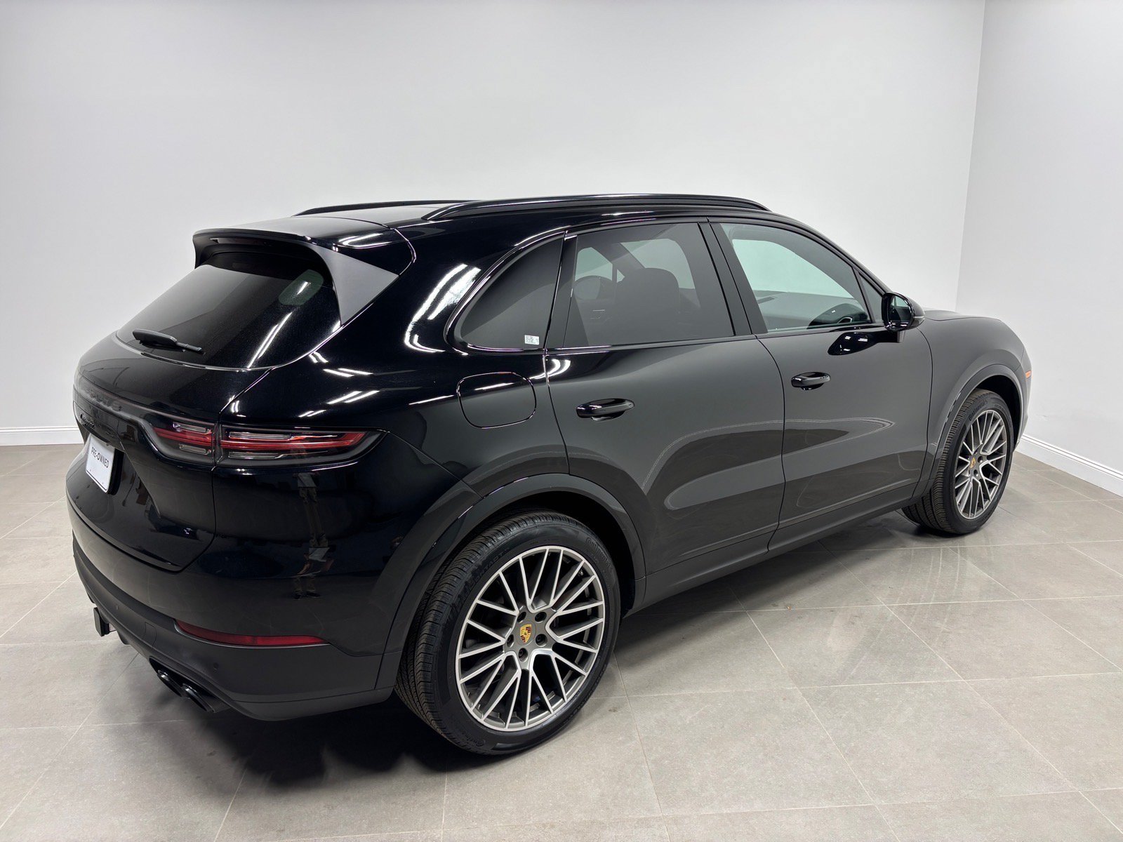 Used 2023 Porsche Cayenne Platinum Edition AWD/4WD image 6