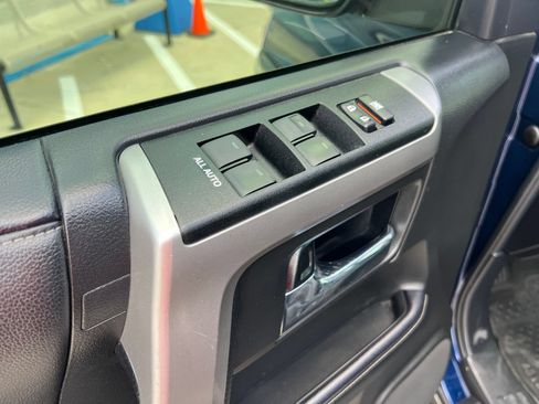 Used 2022 Toyota 4Runner SR5 Premium w/ Moonroof Package AWD/4WD image 23