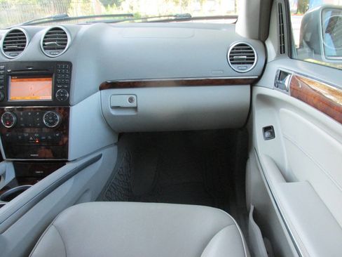 Used 2011 Mercedes-Benz GL 450 4MATIC image 14