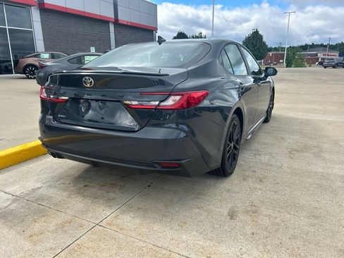 Used 2025 Toyota Camry SE FWD image 8