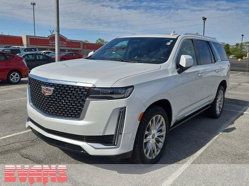 Used 2022 Cadillac Escalade Premium Luxury w/ Performance Package AWD/4WD image 3