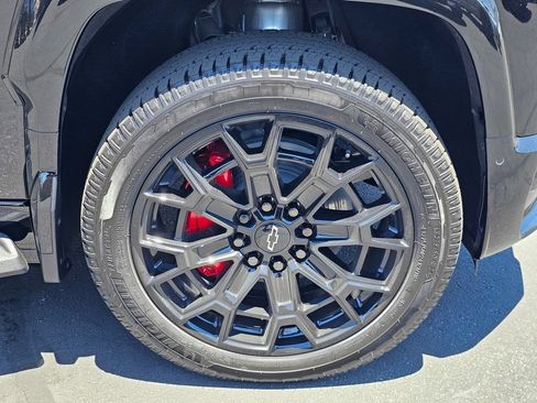 New 2026 Chevrolet Silverado EV 4x4 Crew Cab image 7