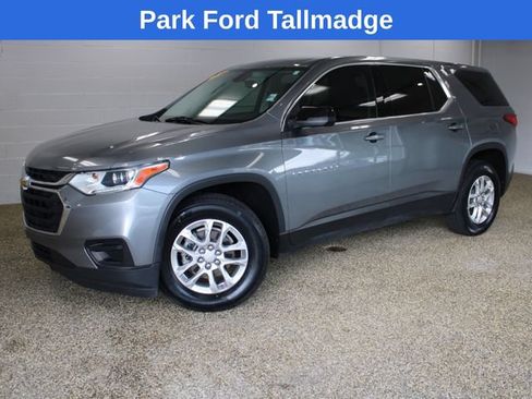 Used 2021 Chevrolet Traverse LS FWD image 1