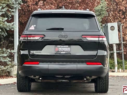 Used 2022 Jeep Grand Cherokee L Laredo image 5