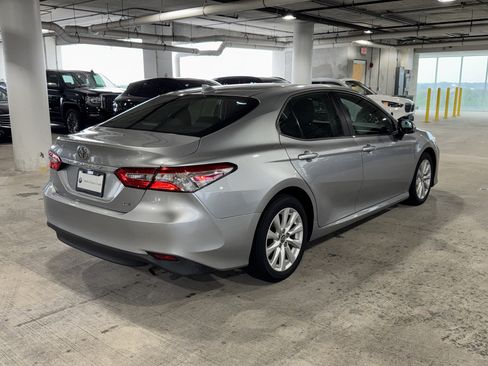 Used 2020 Toyota Camry LE FWD image 8