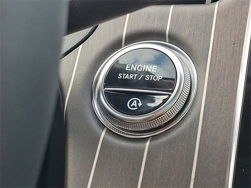 Used 2025 Mercedes-Benz E 350 Sedan image 23