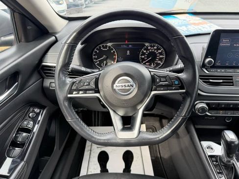 Used 2021 Nissan Altima 2.5 SV w/ SV Premium Package FWD image 10
