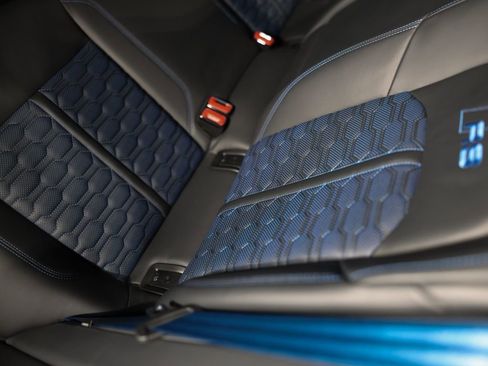 Used 2025 Audi RS 6 performance w/ Blue RS Design Package Plus image 35