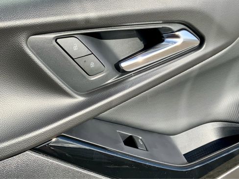 New 2026 Chevrolet Equinox LT image 48