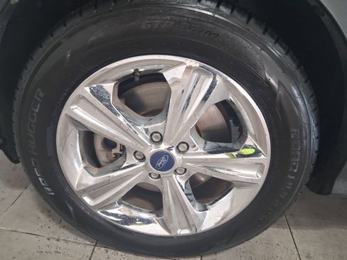 Used 2015 Ford Escape SE w/ Equipment Group 201A image 10