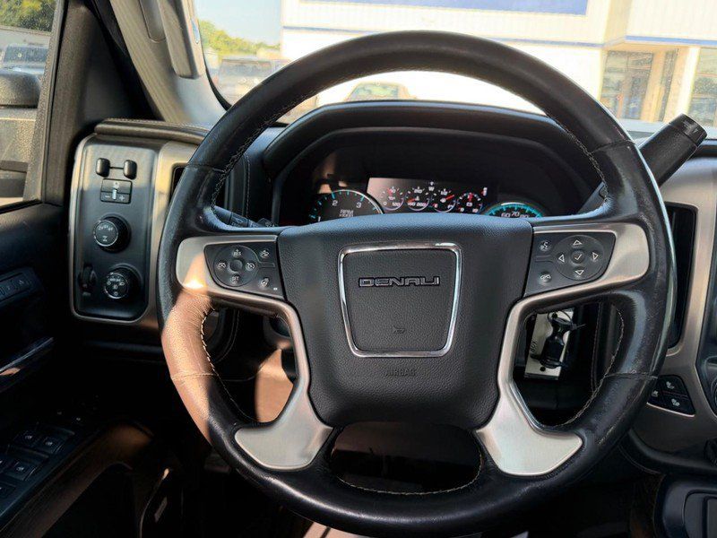 Used 2018 GMC Sierra 2500 Denali w/ Duramax Plus Package AWD/4WD image 10