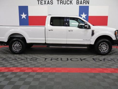 Used 2021 Ford F350 XLT w/ XLT Premium Package AWD/4WD image 11