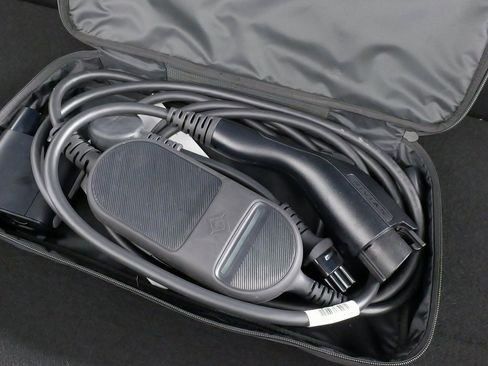 Used 2023 Rivian R1S Adventure image 66