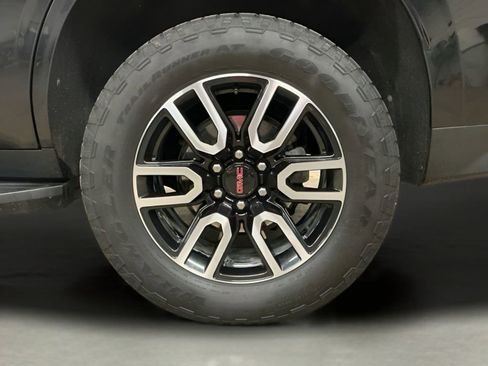 Used 2022 GMC Yukon AT4 AWD/4WD image 34