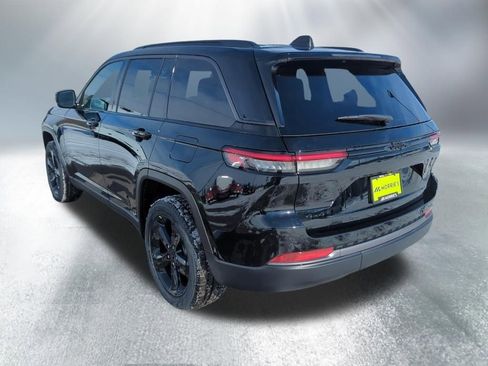New 2026 Jeep Grand Cherokee Limited w/ Limited Altitude Package AWD/4WD image 4