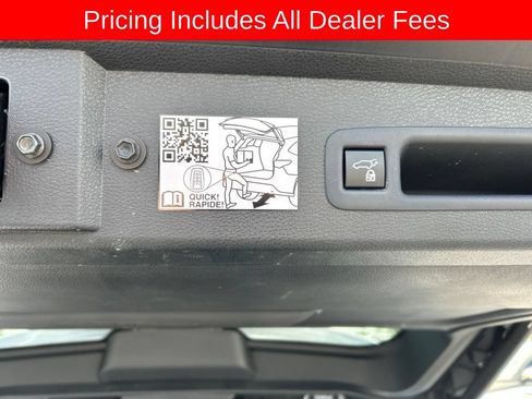 Used 2024 Toyota Sienna XSE w/ XSE Plus Package FWD image 18