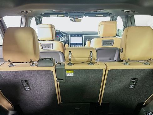New 2026 Land Rover Discovery Limited Edition image 23