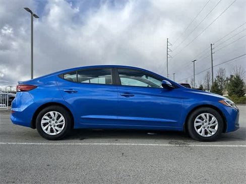 Used 2017 Hyundai Elantra SE image 3