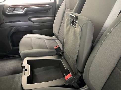 Certified 2024 GMC Sierra 1500 Elevation image 32