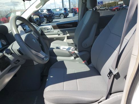 Used 2010 Dodge Grand Caravan SXT image 15