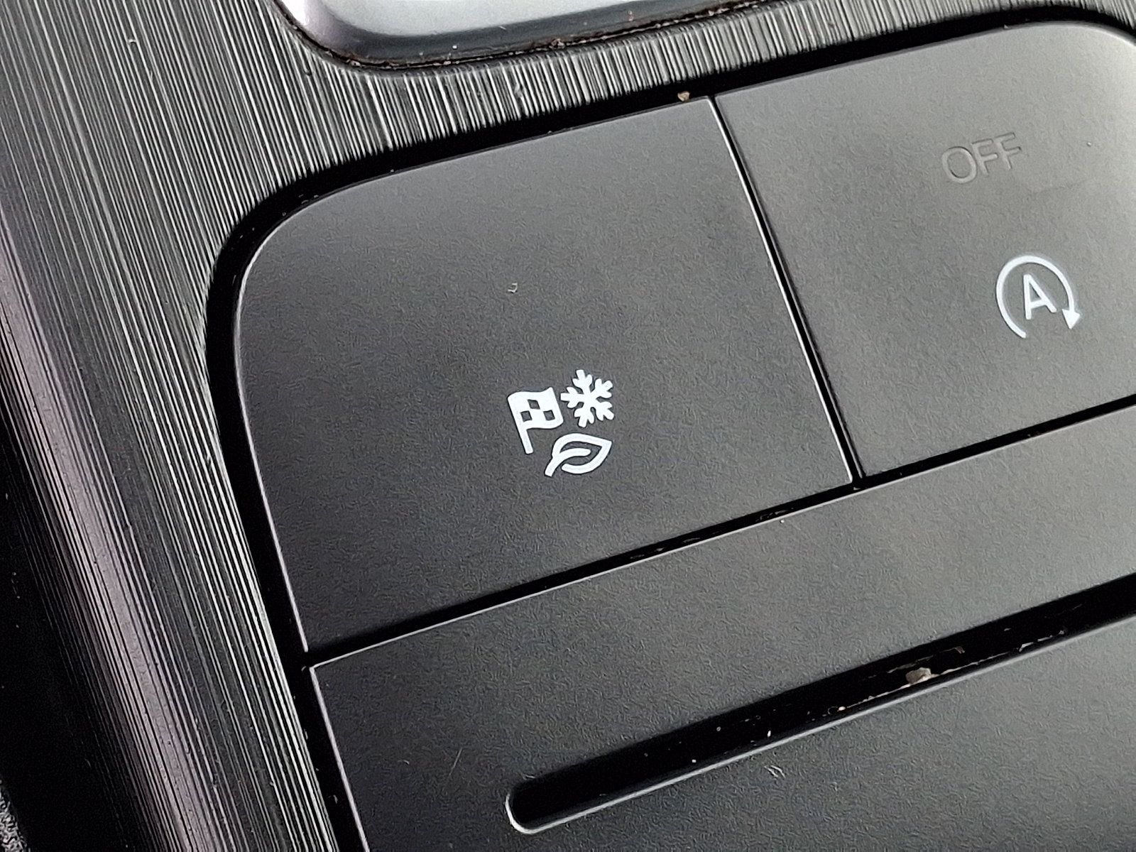 Certified 2021 Ford Escape SEL FWD image 23