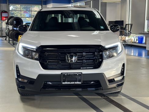 New 2026 Honda Ridgeline Black Edition image 2