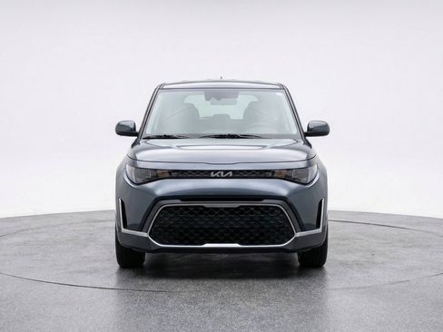 Used 2025 Kia Soul LX w/ LX Technology Package FWD image 2