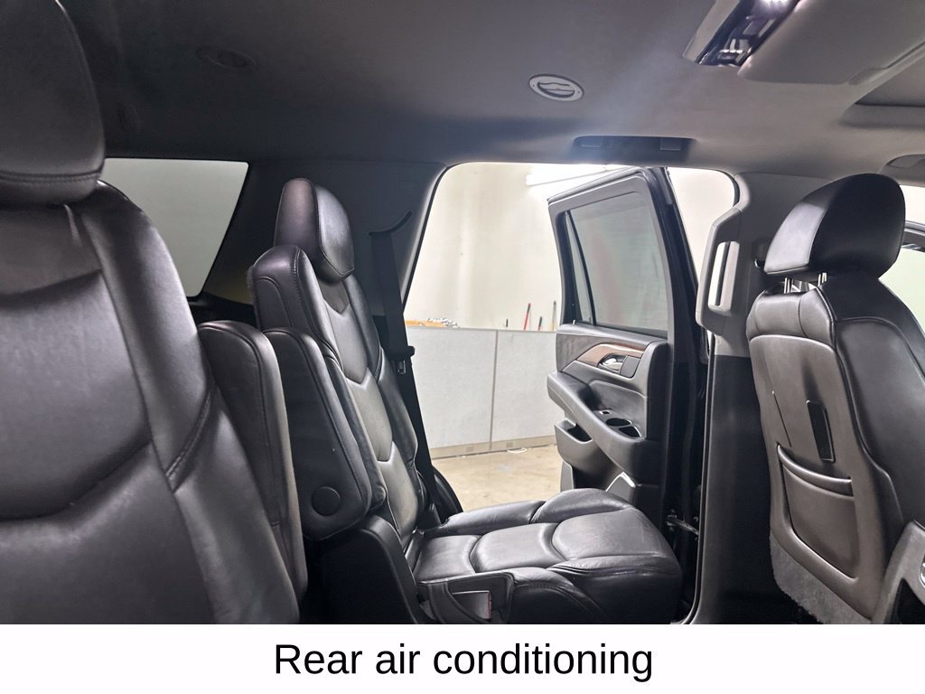 Used 2017 Cadillac Escalade Premium Luxury AWD/4WD image 28