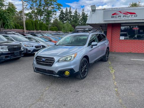Used 2017 Subaru Outback 2.5i Limited AWD/4WD image 1