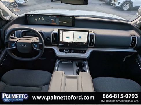 Used 2025 Ford Expedition Active RWD image 13