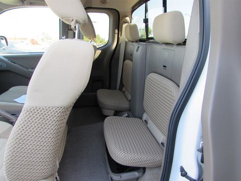 Used 2012 Nissan Frontier SV RWD image 18