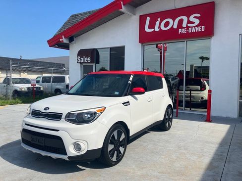 Used 2018 Kia Soul + FWD image 2