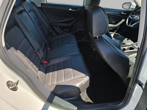 Used 2024 Volkswagen Jetta SE FWD image 24
