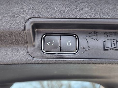 Certified 2025 Ford Explorer Platinum w/ LUX Leather Package image 37