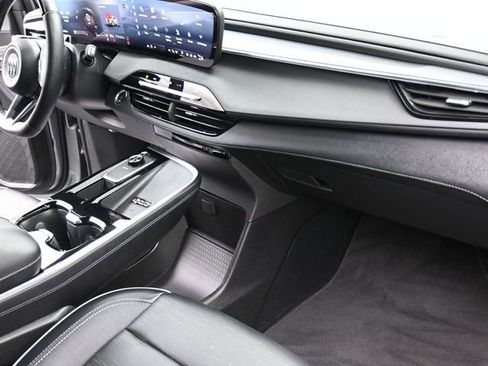 Used 2025 Buick Enclave Sport Touring w/ Super Cruise Package image 31