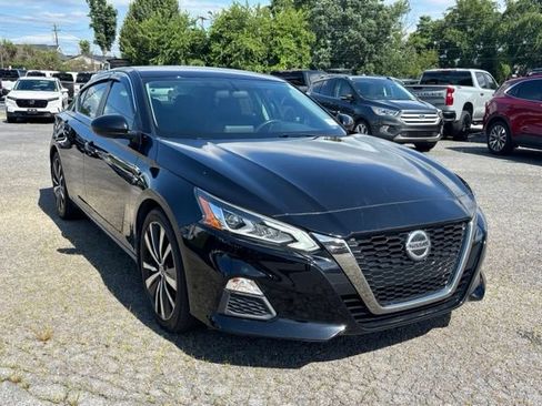 Used 2019 Nissan Altima 2.5 SR FWD image 2