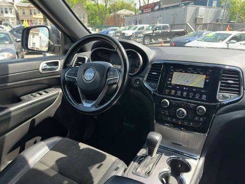 Used 2020 Jeep Grand Cherokee Laredo w/ Quick Order Package 2BN North AWD/4WD image 18