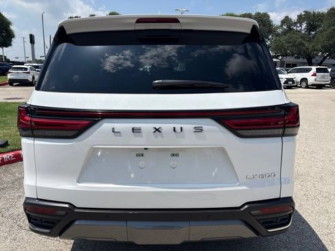 Used 2022 Lexus LX 600 4WD w/ Interior Upgrade Package image 4