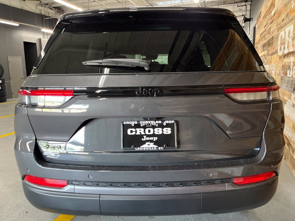 New 2026 Jeep Grand Cherokee Altitude AWD/4WD image 20