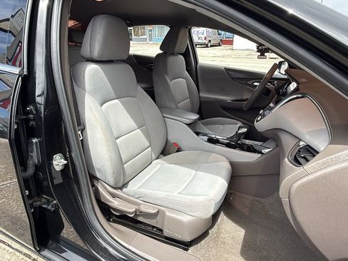 Used 2021 Chevrolet Malibu LT image 37