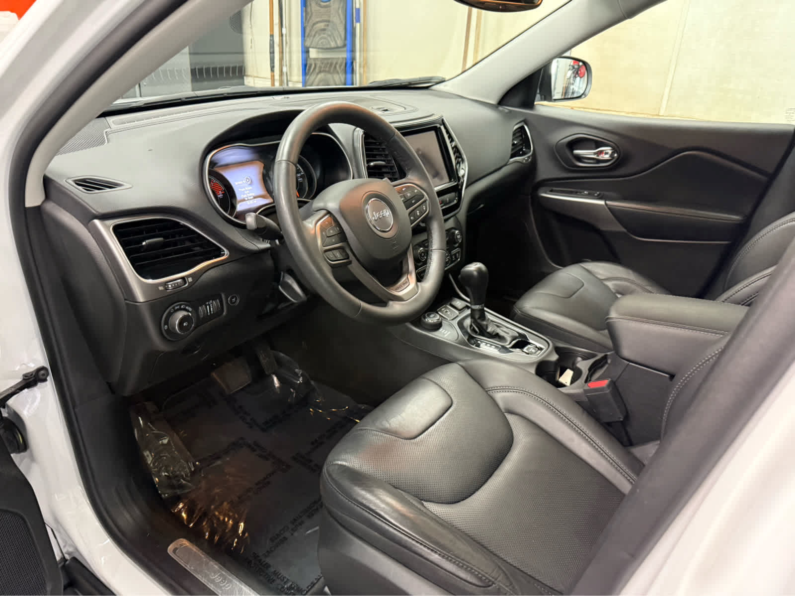 Used 2021 Jeep Cherokee Limited AWD/4WD image 10