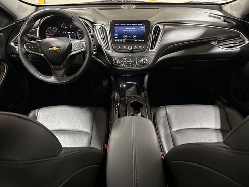 Used 2019 Chevrolet Malibu LT w/ Leather Package FWD image 10